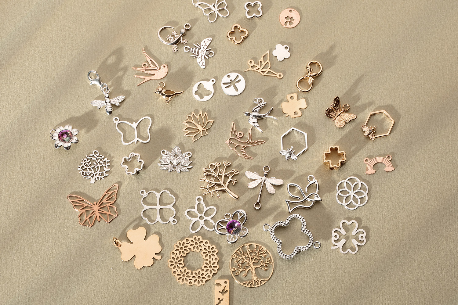 Strieborné a zlaté polotovaryComponenti per gioielli semilavorati in argento e oro del produttore 925CRAFT